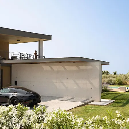 Willa Puerto De Paz For 8 People With 60 M2 Heated Pool, Sea View And Private Mini Golf Vodnjan