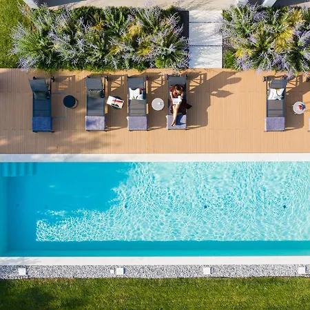 Puerto De Paz For 8 People With 60 M2 Heated Pool, Sea View And Private Mini Golf Vodnjan